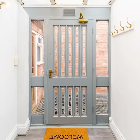 Duplex Loft With Balcony & Private Entrance In Jq * Birmingham