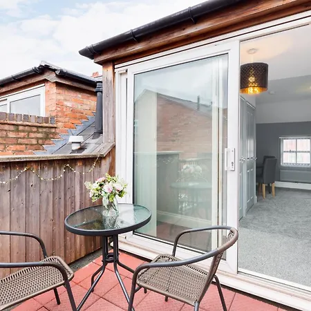 Duplex Loft With Balcony & Private Entrance In Jq *