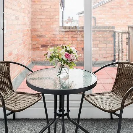 Duplex Loft With Balcony & Private Entrance In Jq *